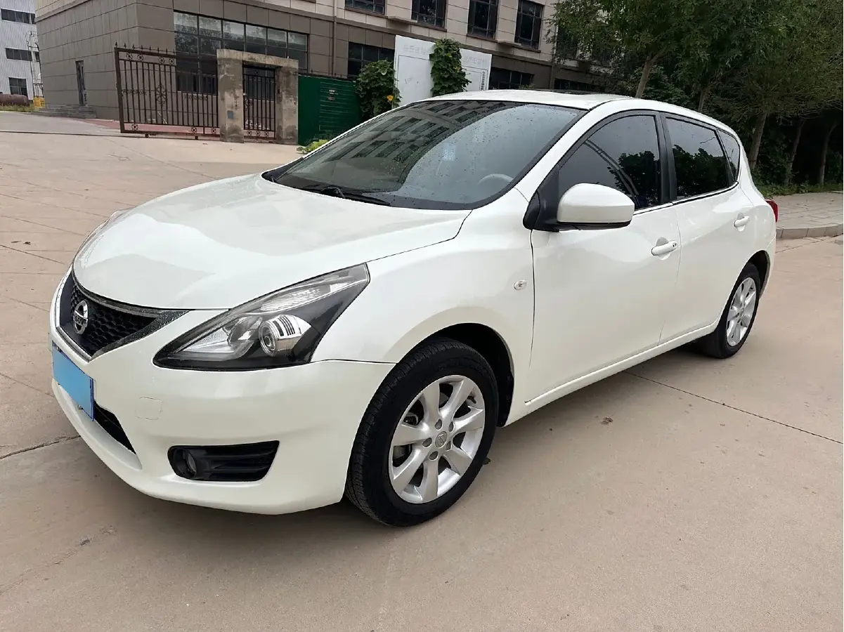 2014 Nissan Tiida 1.6L 126HP L4 CVT