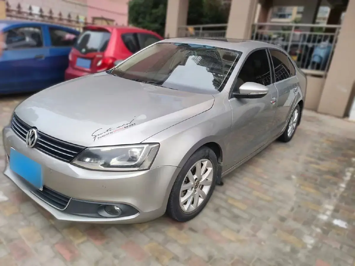 2014 Volkswagen Sagitar 1.4T 131HP L4 7DCT