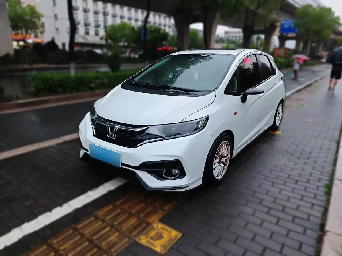 2016 Honda Fit 1.5L 131HP L4 CVT