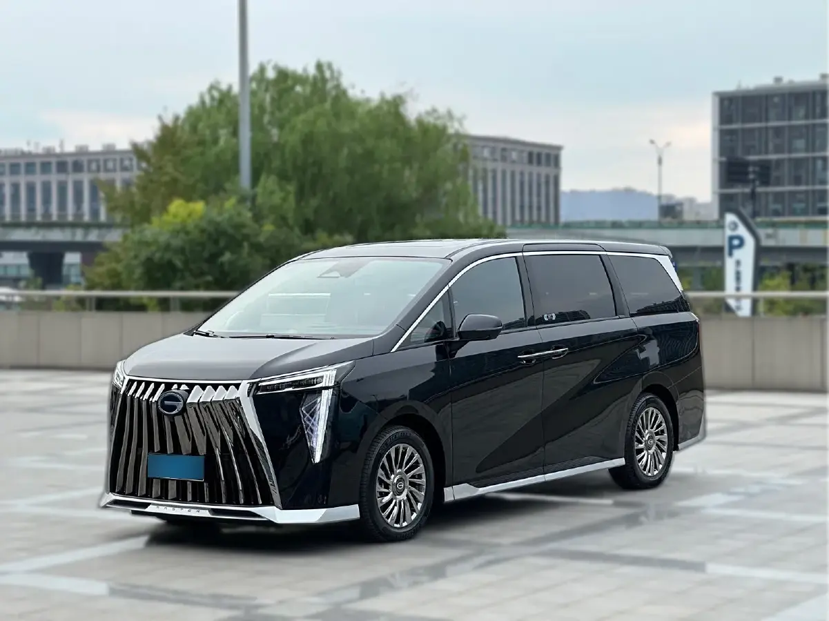 2023 GAC Trumpchi M8 2.0T 190HP L4 E-CVT Hybrid