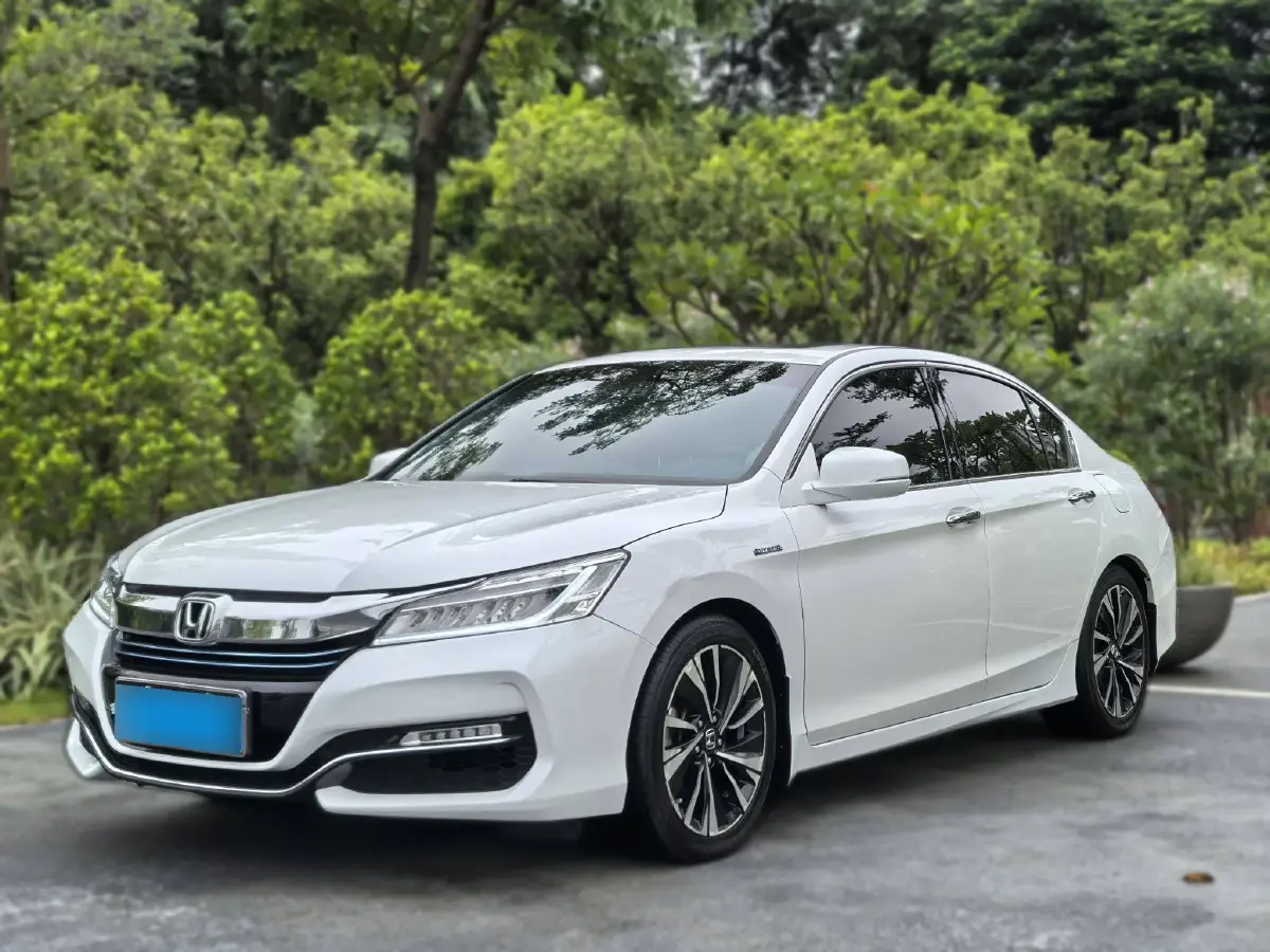 2016 Honda Accord 2.0L 146HP L4 E-CVT Hybrid