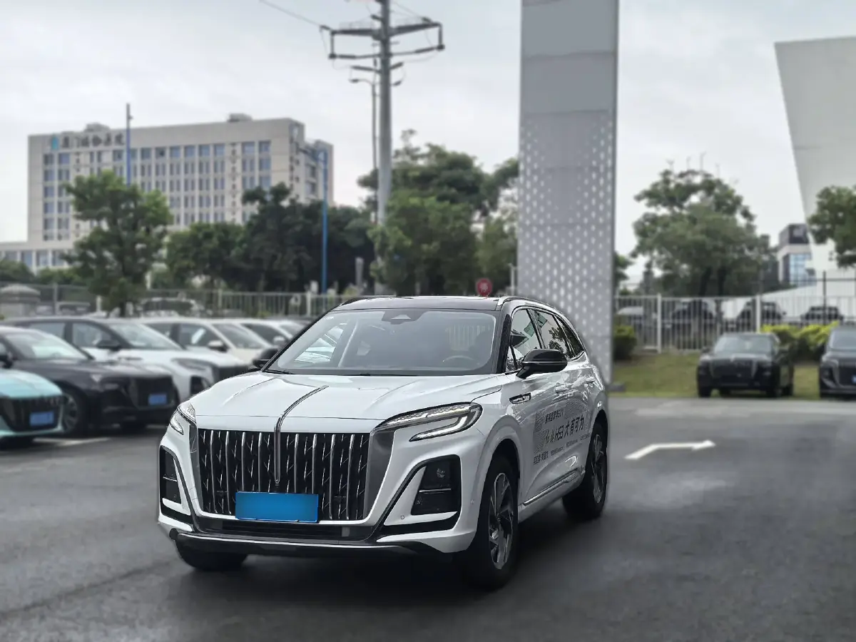 2023 HongQi HS3 2.0T 252HP L4 8AT