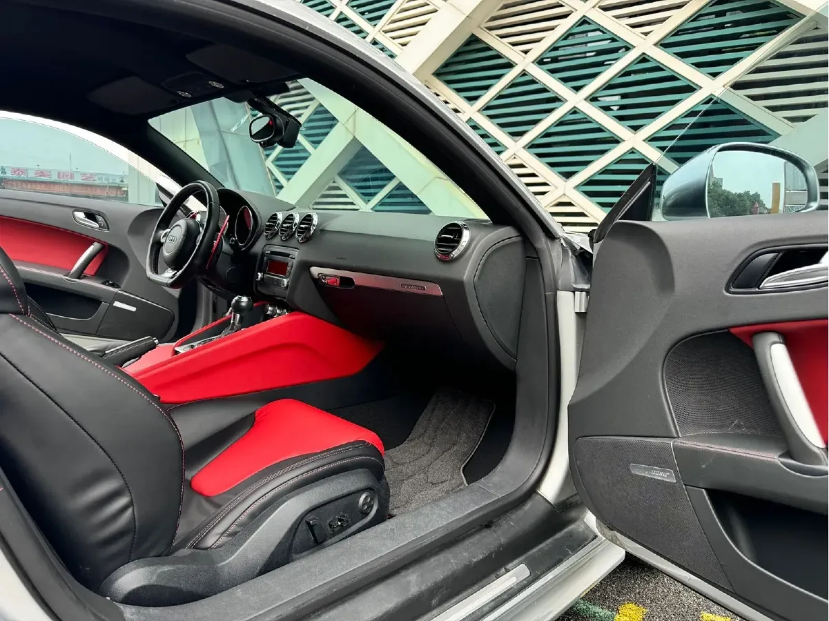 2011 Audi TTS 2.0T 272HP L4 6DCT,autocango,china used car exporter,china ev exporter,chinese used car exporter,chinese used ev exporter