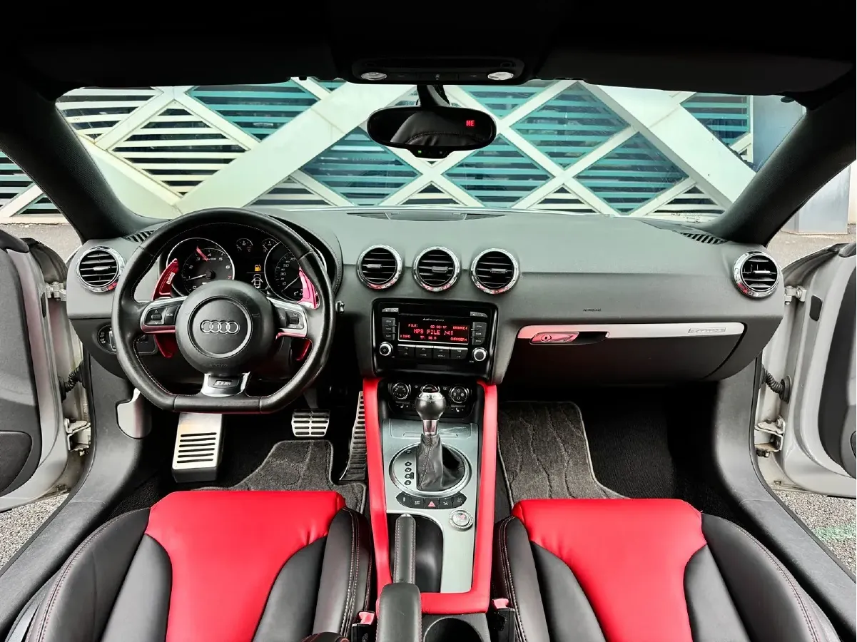 2011 Audi TTS 2.0T 272HP L4 6DCT,autocango,china used car exporter,china ev exporter,chinese used car exporter,chinese used ev exporter