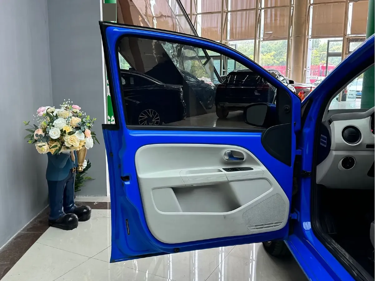 2015 Volkswagen up! 1.0L 75HP L3 5AMT,autocango,china used car exporter,china ev exporter,chinese used car exporter,chinese used ev exporter