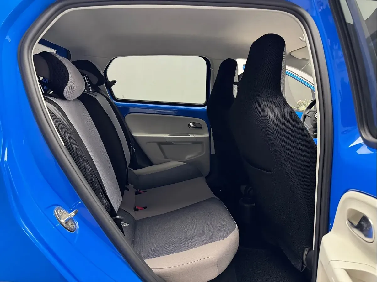 2015 Volkswagen up! 1.0L 75HP L3 5AMT,autocango,china used car exporter,china ev exporter,chinese used car exporter,chinese used ev exporter