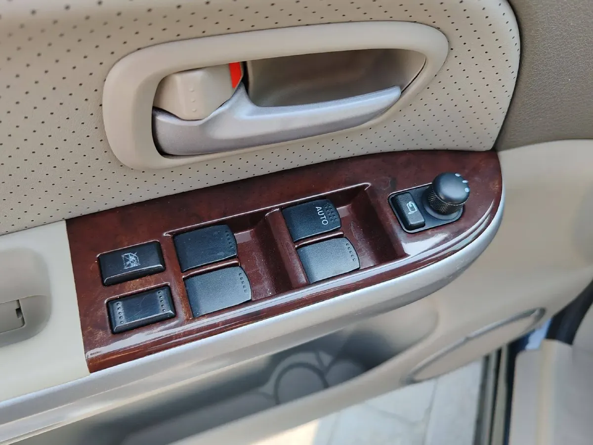 2011 Suzuki Grand Vitara 2.4L 166HP L4 4AT,autocango,china used car exporter,china ev exporter,chinese used car exporter,chinese used ev exporter