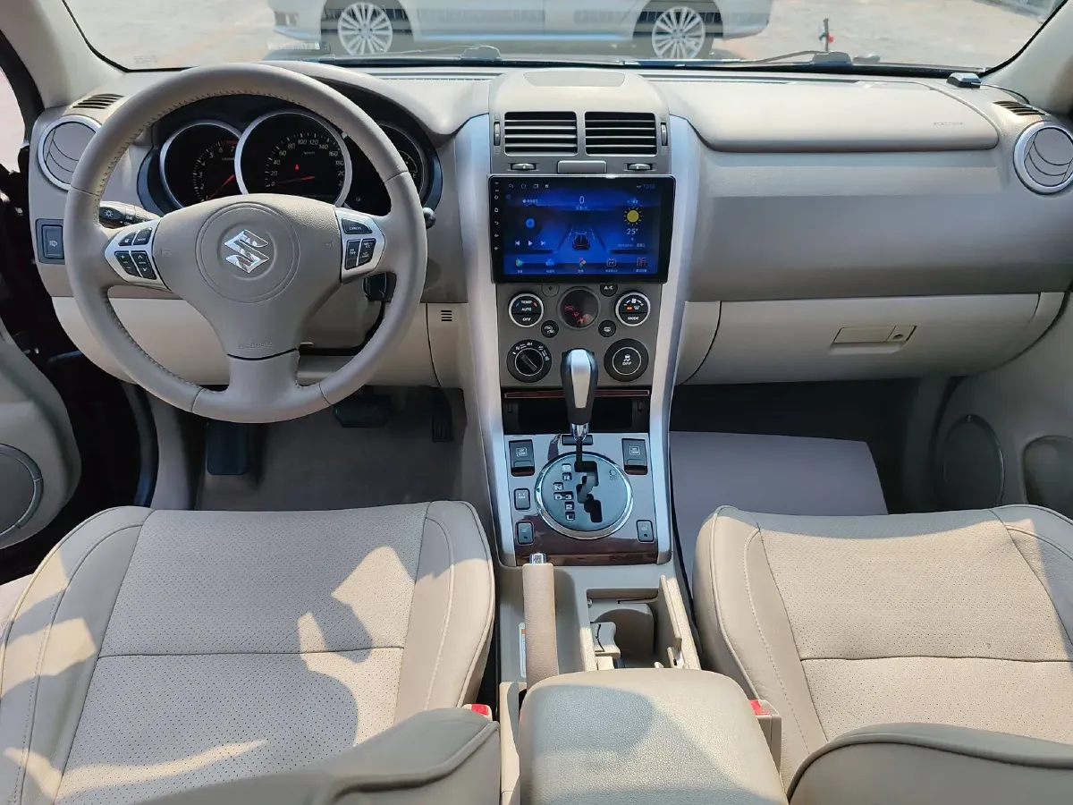 2011 Suzuki Grand Vitara 2.4L 166HP L4 4AT,autocango,china used car exporter,china ev exporter,chinese used car exporter,chinese used ev exporter