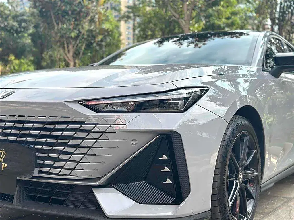 2022 ChangAn UNI-V 1.5T 188HP L4 7DCT