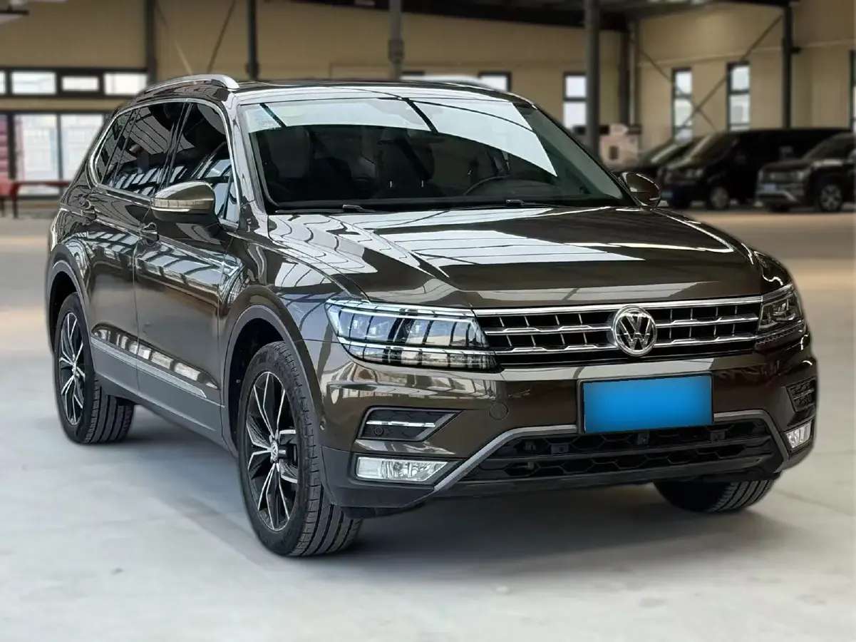 2017 Volkswagen Tiguan L 2.0T 220HP L4 7DCT