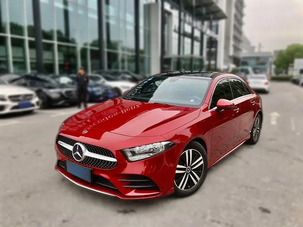 2019 Mercedes-Benz A Class 1.3T 136HP L4 7DCT