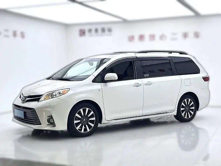 2015 Toyota Sienna 3.5L 269HP V6 6AT