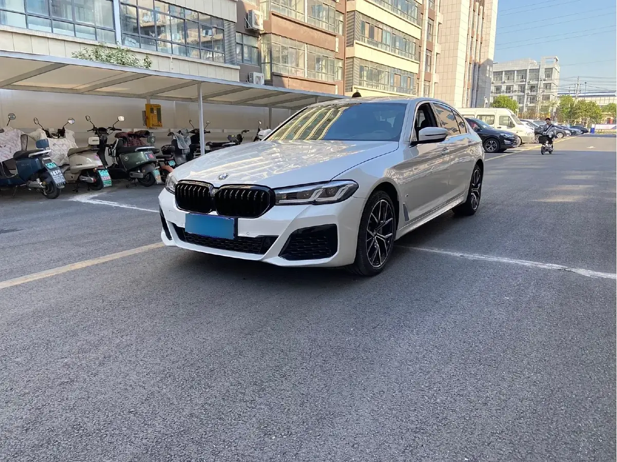 2021 BMW 5 Series 2.0T 252HP L4 8AT