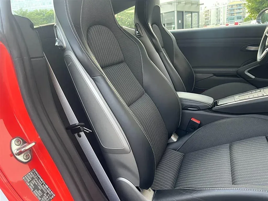 2022 Porsche 718 2.0T 300HP H4 7DCT,autocango,china used car exporter,china ev exporter,chinese used car exporter,chinese used ev exporter