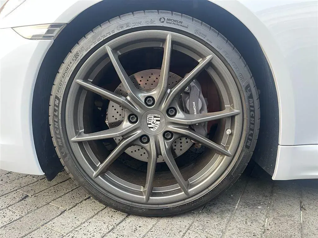 2022 Porsche 718 2.0T 300HP H4 7DCT,autocango,china used car exporter,china ev exporter,chinese used car exporter,chinese used ev exporter