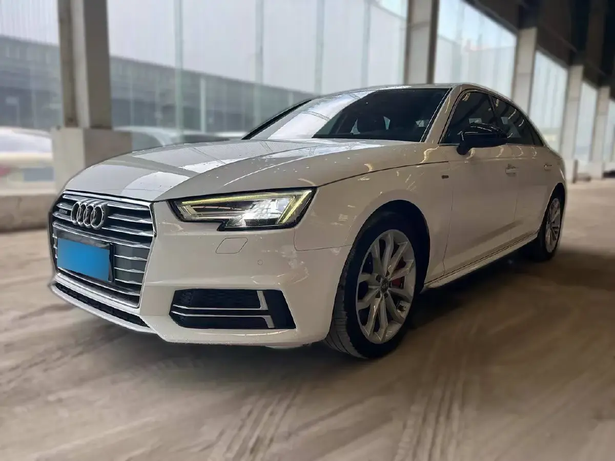 2018 Audi A4L 2.0T 252HP L4 7DCT