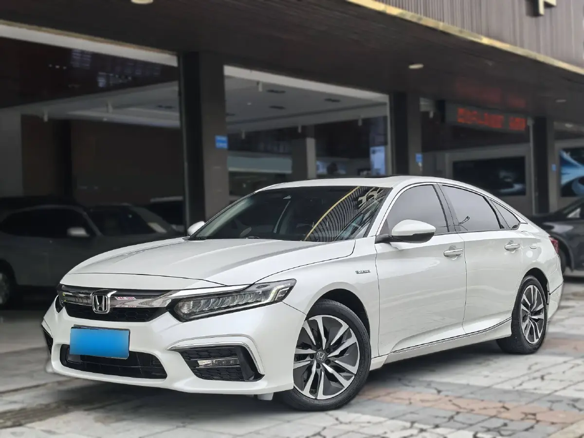 2019 Honda Inspire 2.0L 146HP L4 E-CVT Hybrid