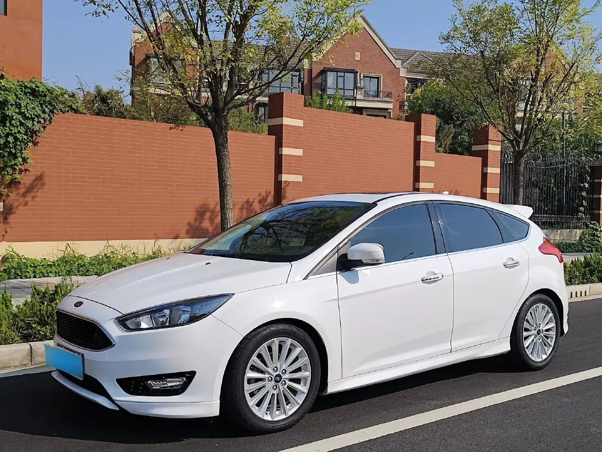 2015 Ford Focus 1.5T 181HP L4 6AT