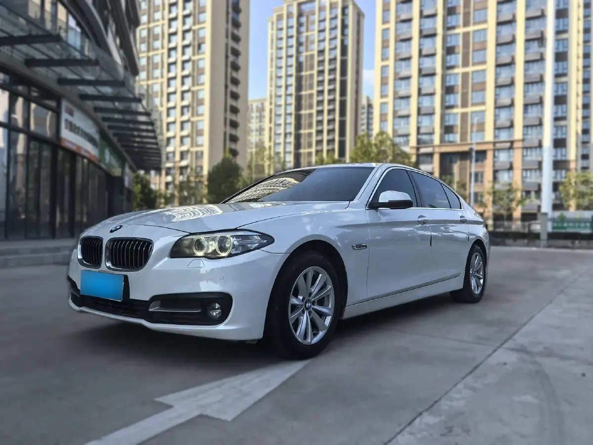 2017 BMW 5 Series 2.0T 184HP L4 8AT