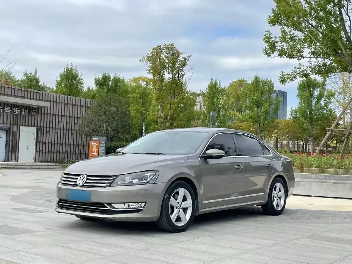 2013 Volkswagen Passat 1.8T 160HP L4 7DCT