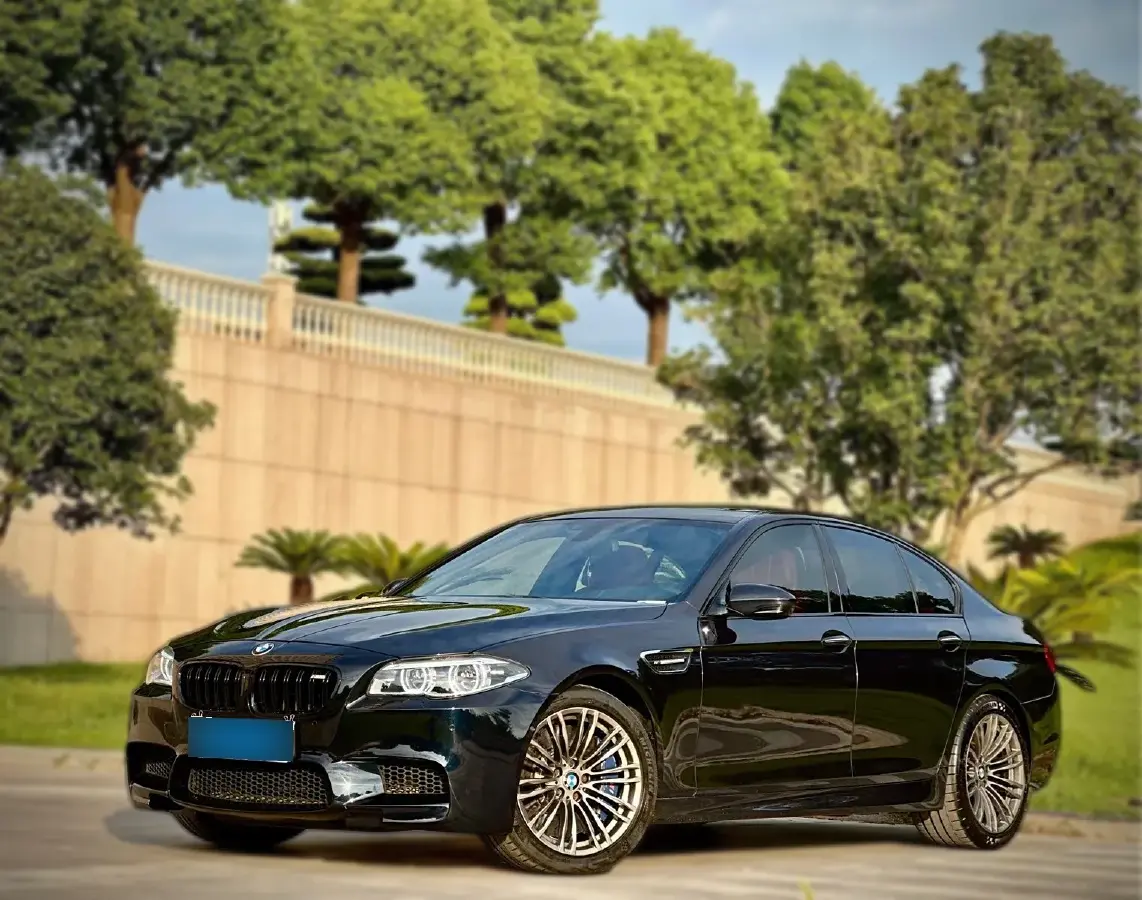 2012 BMW M5 4.4T 560HP V8 7DCT