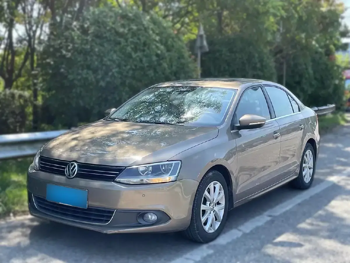 2012 Volkswagen Sagitar 1.4T 131HP L4 7DCT