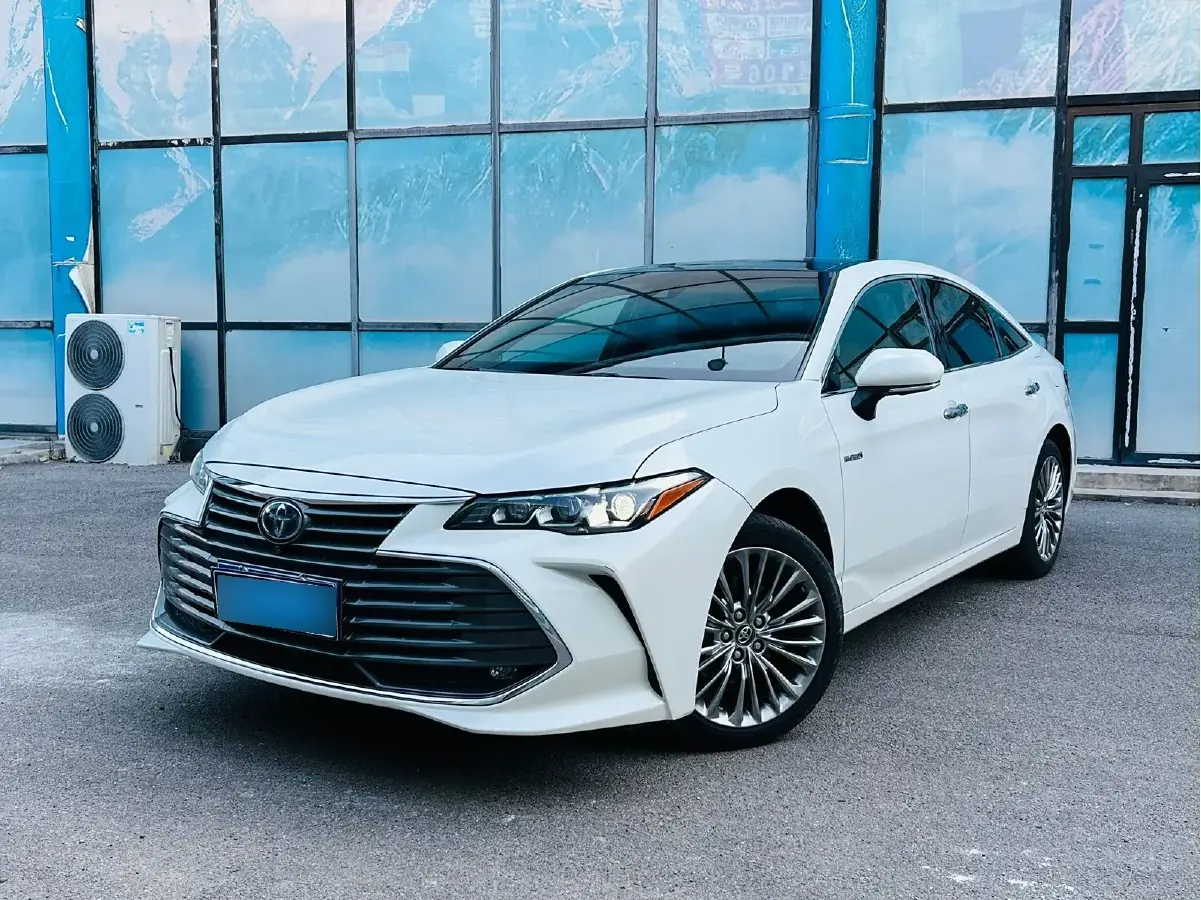 2019 Toyota Avalon 2.5L 178HP L4 E-CVT Hybrid