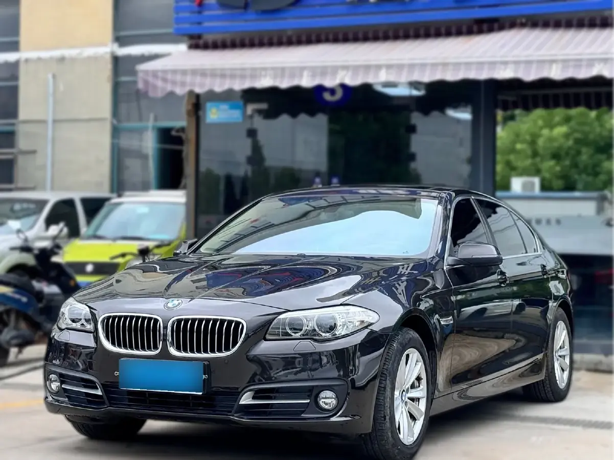 2014 BMW 5 Series 2.0T 184HP L4 8AT