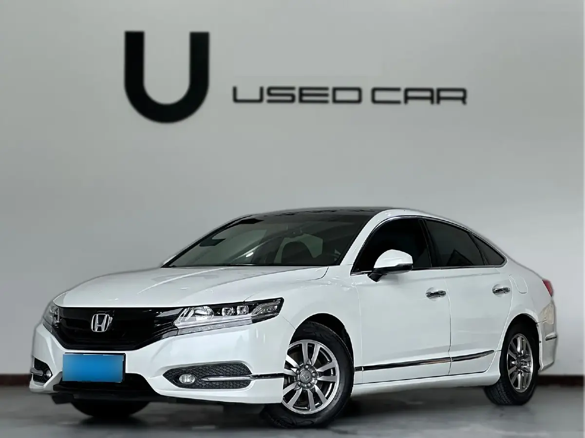 2015 Honda Spirior 2.0L 155HP L4 CVT