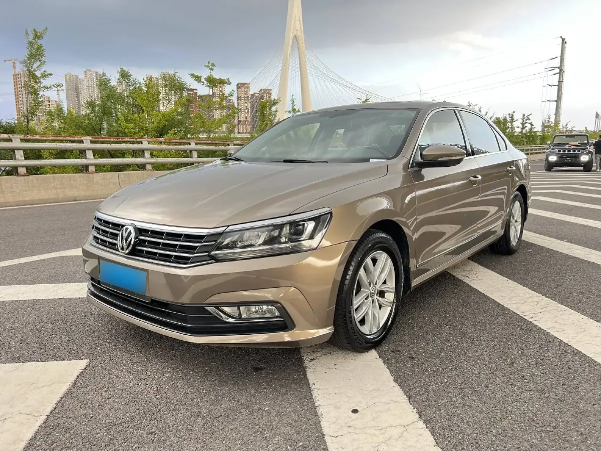 2016 Volkswagen Passat 1.8T 180HP L4 7DCT