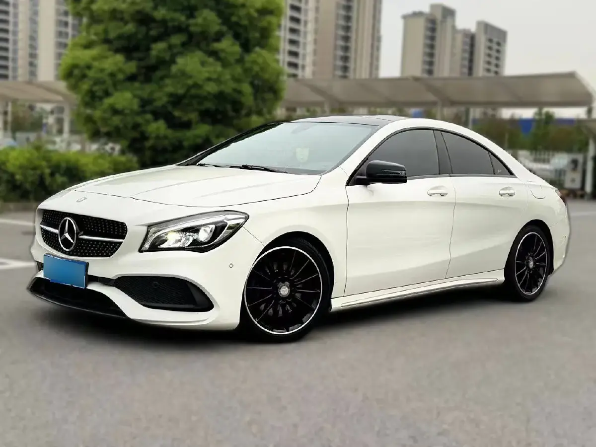2017 Mercedes-Benz CLA Class 2.0T 211HP L4 7DCT