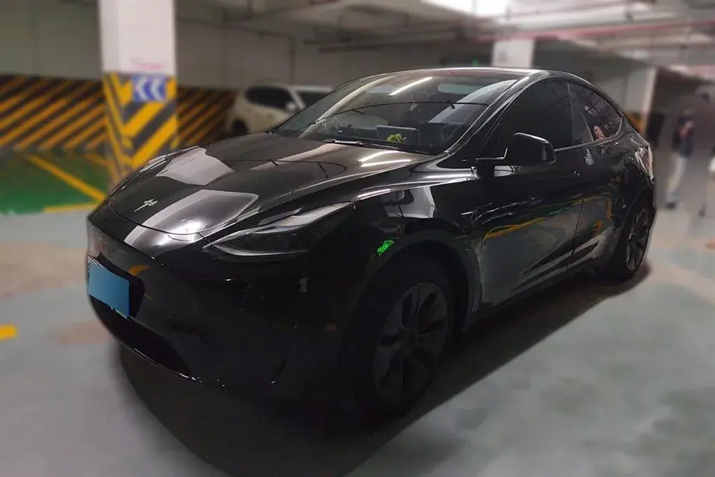 2023 Tesla Model Y BEV 60KWH