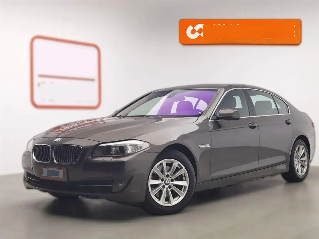 2012 BMW 5 Series 2.5L 204HP L6 8AT