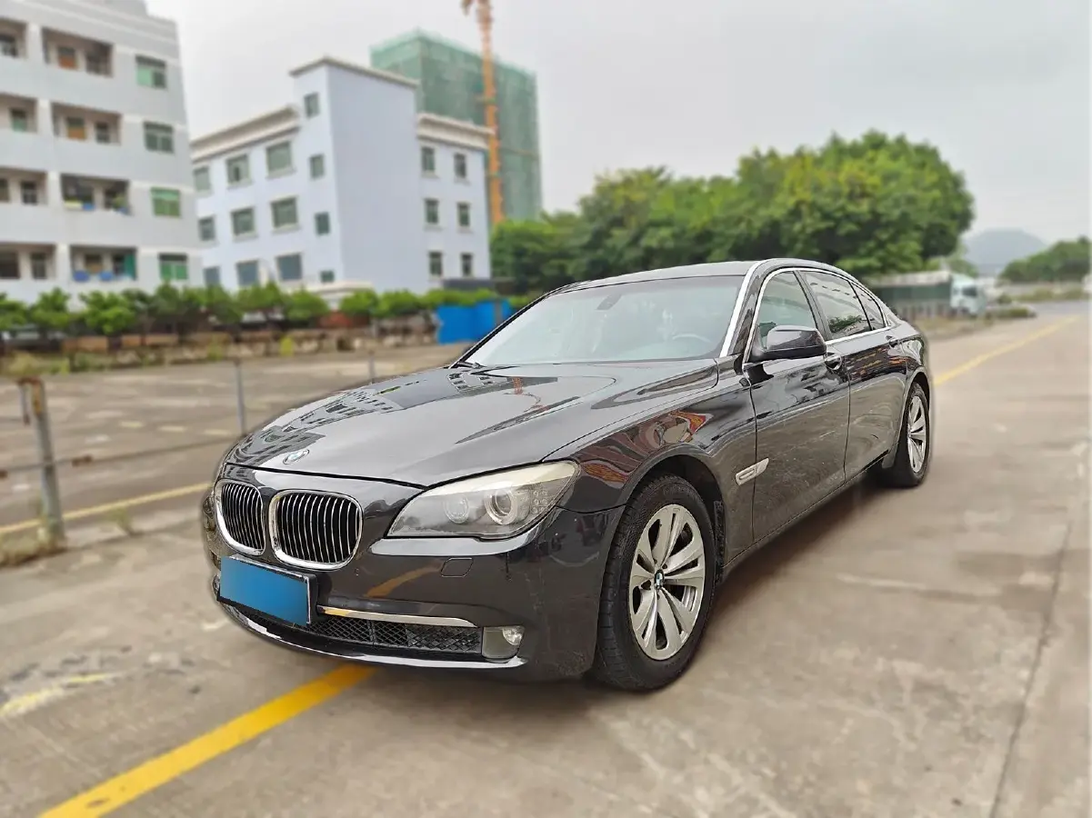 2011 BMW 7 Series 3.0L 258HP L6 6AT