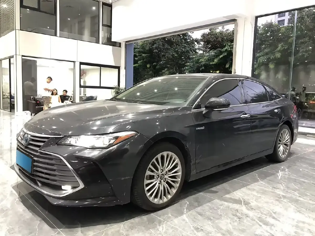 2019 Toyota Avalon 2.5L 178HP L4 E-CVT Hybrid