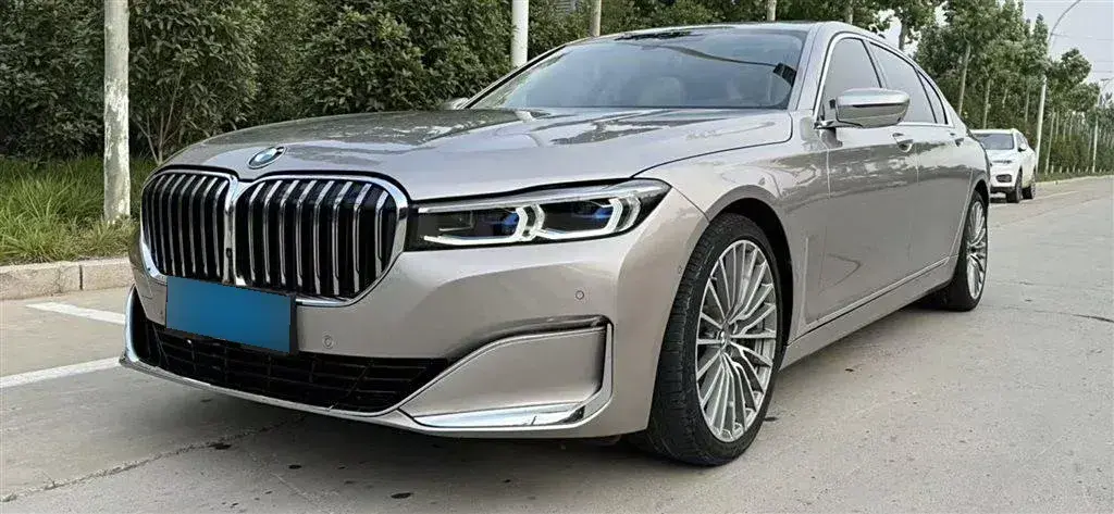 2021 BMW 7 Series 3.0T 340HP L6 8AT