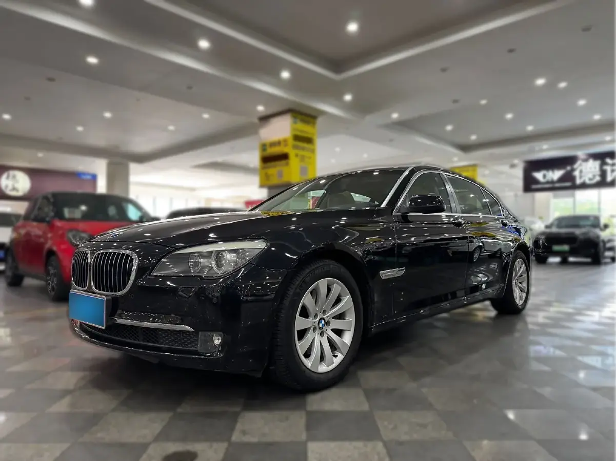 2009 BMW 7 Series 3.0T 326HP L6 6AT