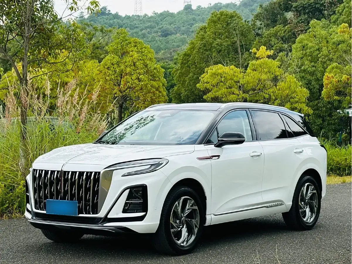 2023 HongQi HS3 2.0T 252HP L4 8AT