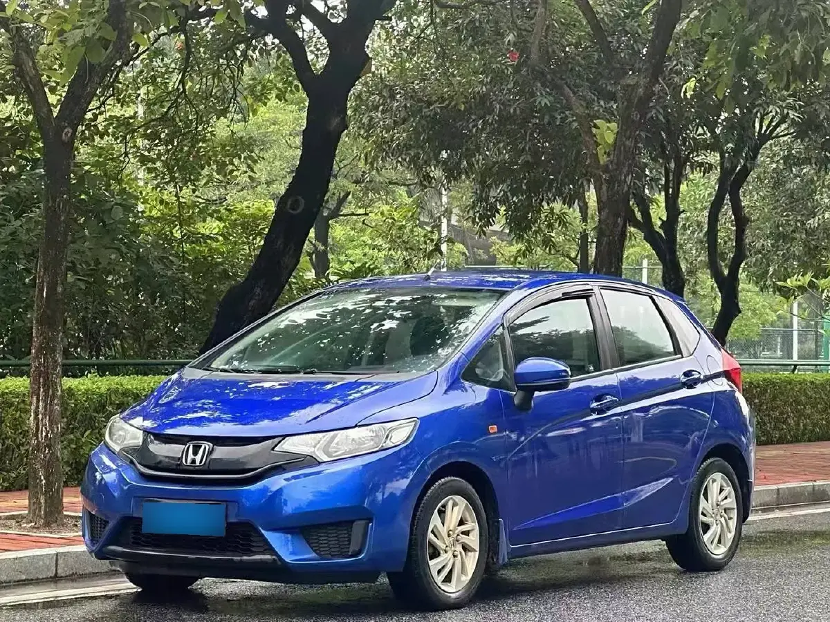 2014 Honda Fit 1.5L 131HP L4 CVT