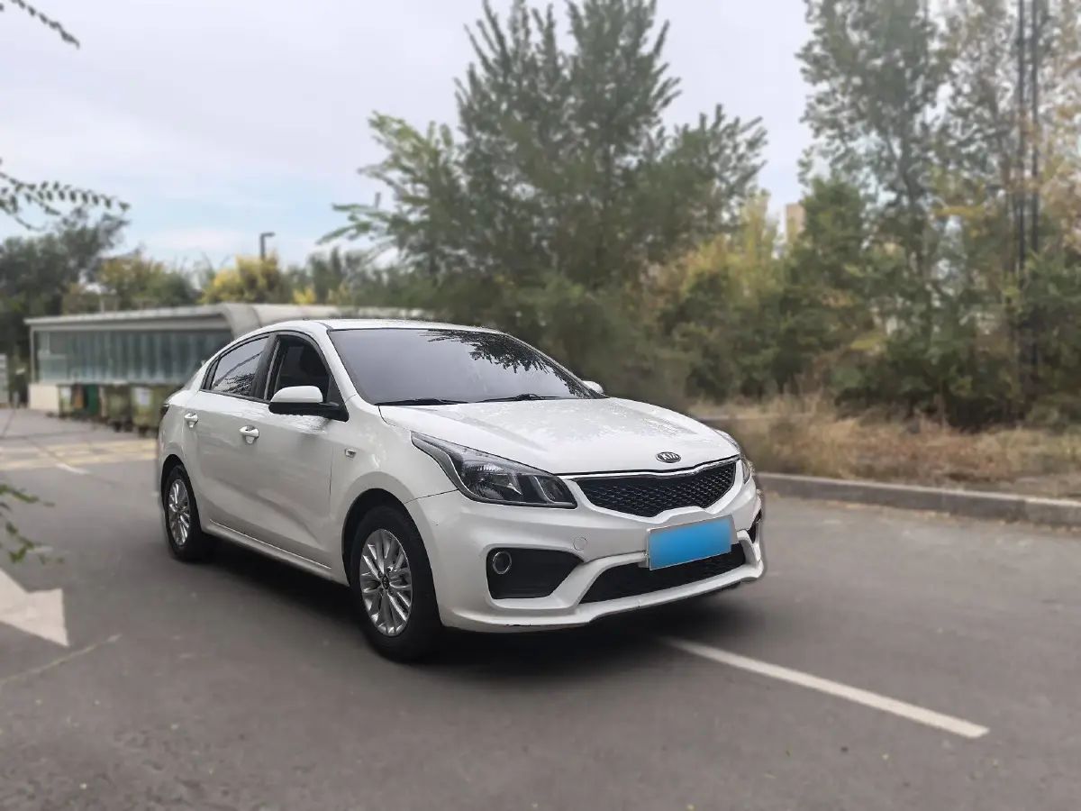 2017 Kia K2 1.4L 100HP L4 6MT