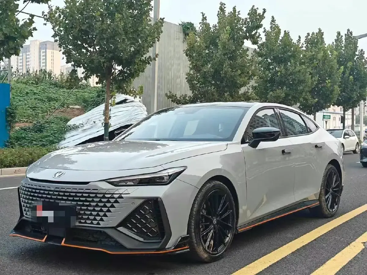 2024 ChangAn UNI-V 2.0T 233HP L4 8AT