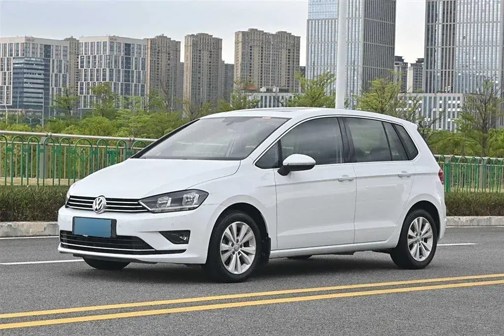 2016 Volkswagen Golf Sportsvan 1.4T 131HP L4 5MT