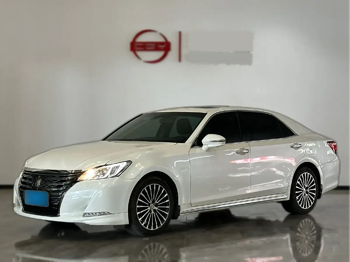 2018 Toyota Crown 2.0T 235HP L4 8AT