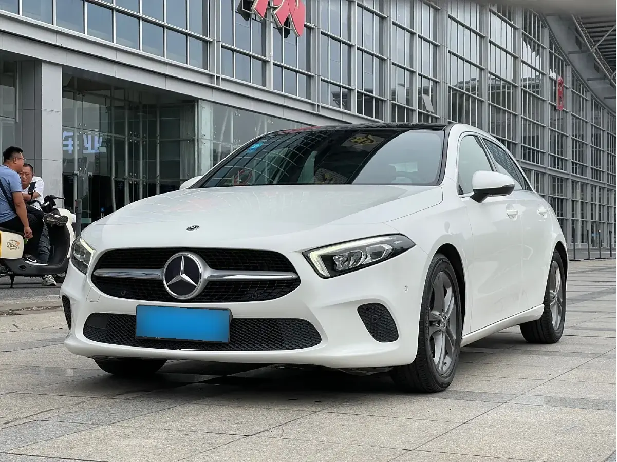 2019 Mercedes-Benz A Class 1.3T 163HP L4 7DCT