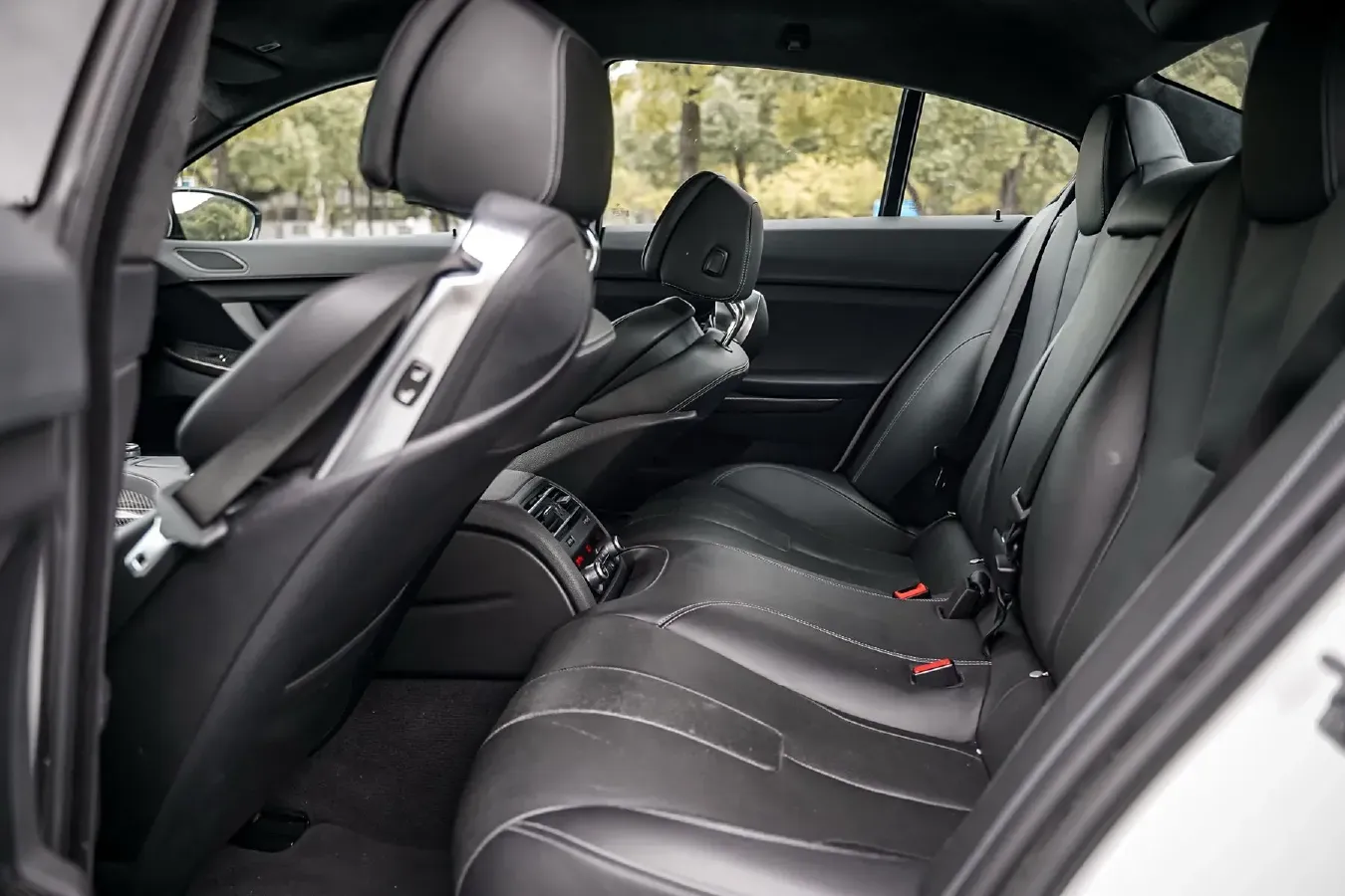 2015 BMW M6 4.4T 560HP V8 7DCT,autocango,china used car exporter,china ev exporter,chinese used car exporter,chinese used ev exporter