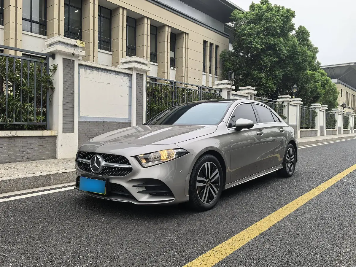 2020 Mercedes-Benz A Class 1.3T 136HP L4 7DCT