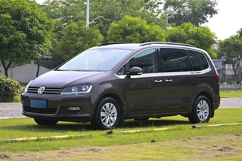 2016 Volkswagen Sharan 1.4T 150HP L4 6DCT