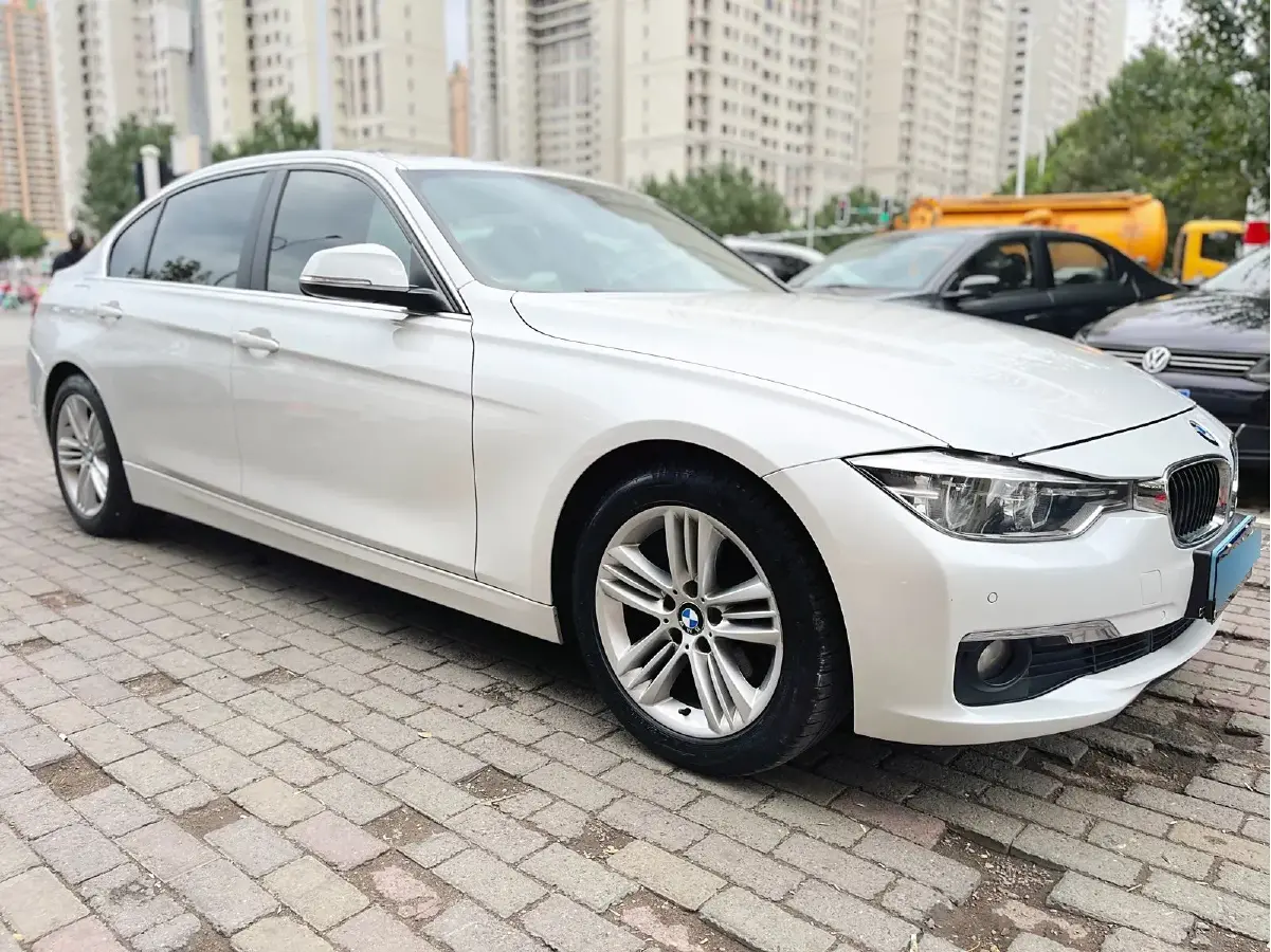 2017 BMW 3 Series 2.0T 184HP L4 8AT