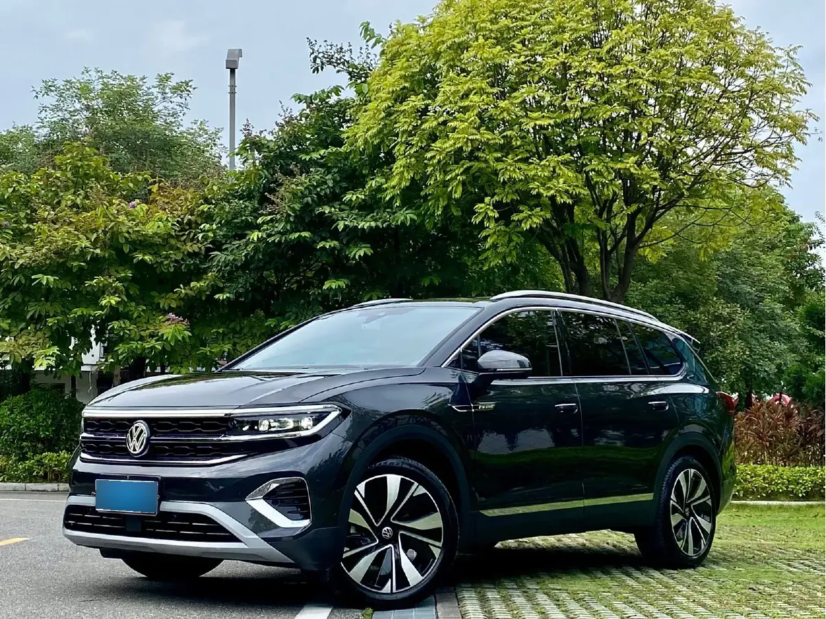 2023 Volkswagen Talagon 2.0T 220HP L4 7DCT