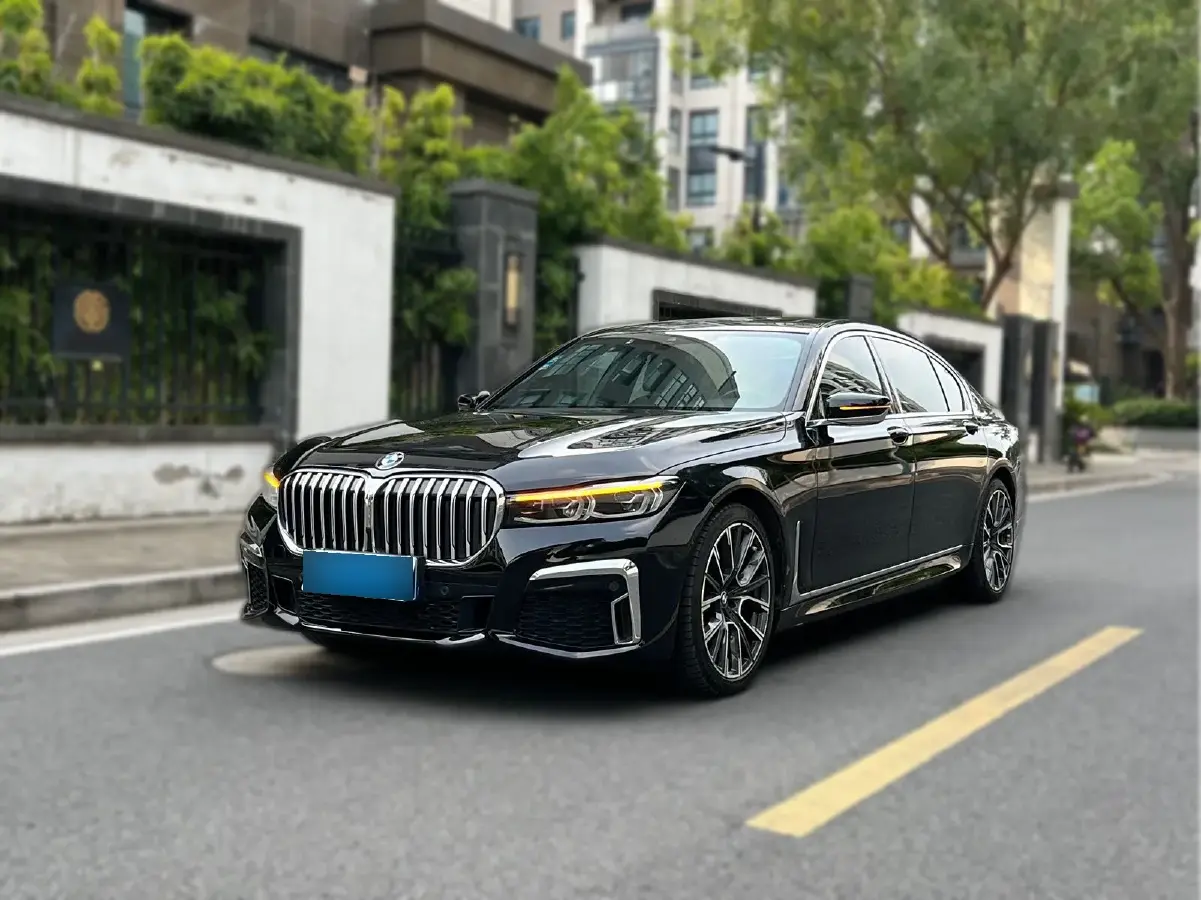 2019 BMW 7 Series 3.0T 340HP L6 8AT